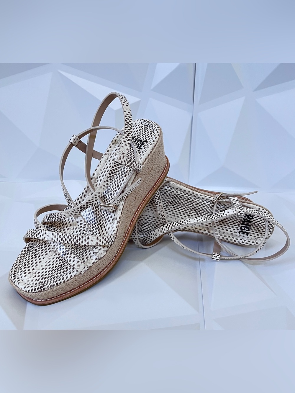 PAIGE Julian Wedge Natural Multi Leather Snake Printed 
Gladiator-Inspired Sz:7 - Picture 14 of 16
